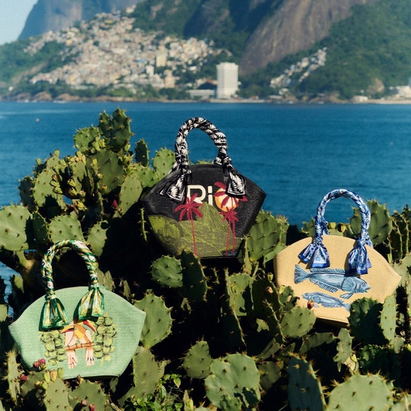 FARM Rio Coconut Toucan Raffia Shell Tote Bag retail $278 - Picture 17 of 17